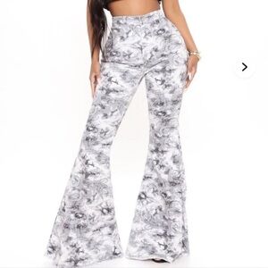 Fashion Nova Watch The Venom Snake Print Flare Jeans - Grey Size S
